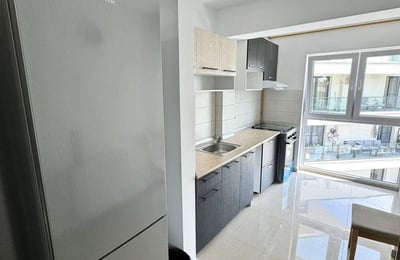 Location d’un appartement récemment rénové de 3 pièces, 6ᵉ secteur, quartier Chiajna, Bucarest, Roumanie